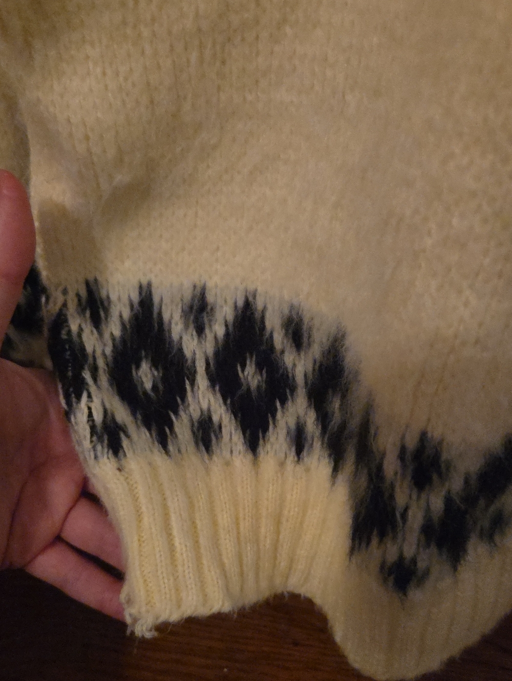 Alpaca Sweater - Picture 11 of 11